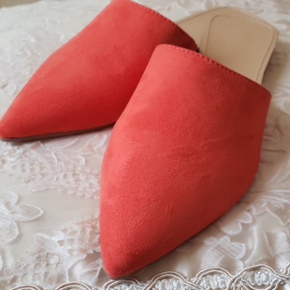 Forever 21 Shoes - NWOT, Forever 21 Suede Mules, 8